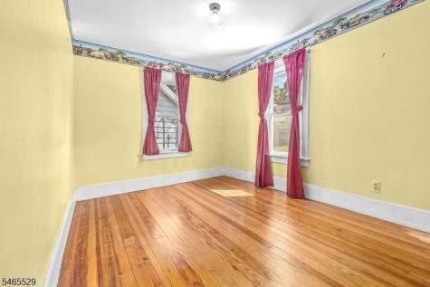 74 Brunswick Avenue Bloomsbury NJ 08804
