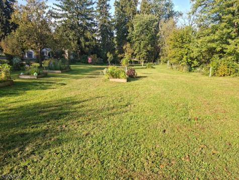 74 Brunswick Avenue Bloomsbury NJ 08804