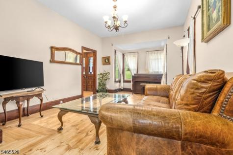 74 Brunswick Avenue Bloomsbury NJ 08804