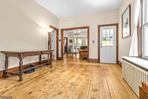 74 Brunswick Avenue Bloomsbury NJ 08804