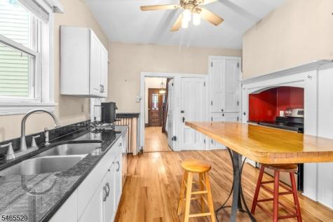 74 Brunswick Avenue Bloomsbury NJ 08804