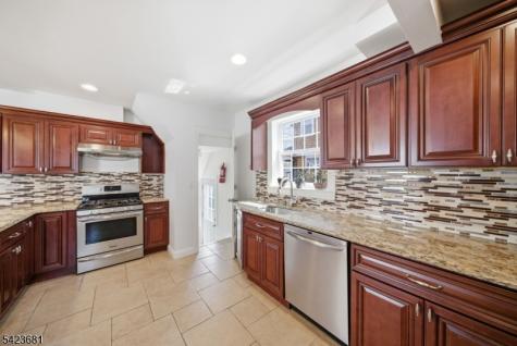 157 Freeman Street Woodbridge NJ 07095