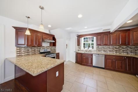 157 Freeman Street Woodbridge NJ 07095