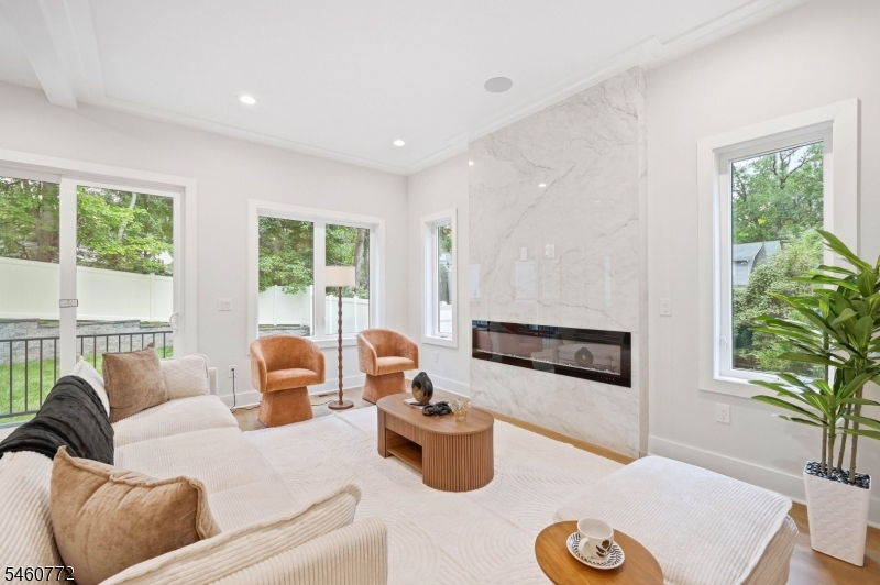 8 Roosevelt Terrace Livingston NJ 07039