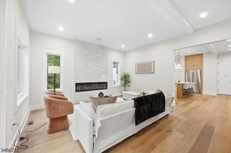 8 Roosevelt Terrace Livingston NJ 07039