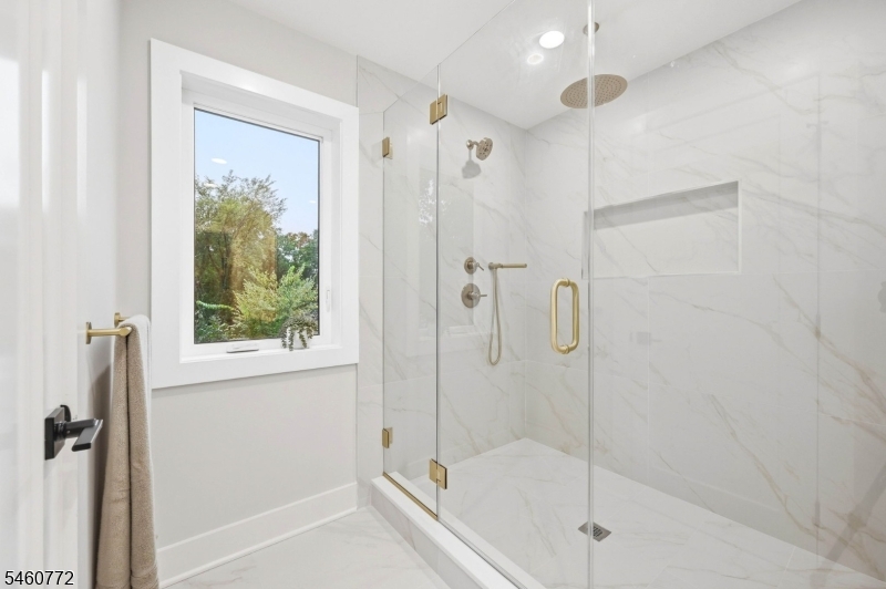8 Roosevelt Terrace Livingston NJ 07039