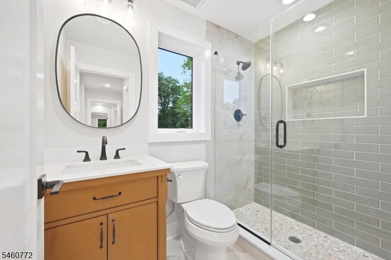 8 Roosevelt Terrace Livingston NJ 07039