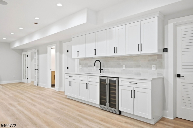8 Roosevelt Terrace Livingston NJ 07039