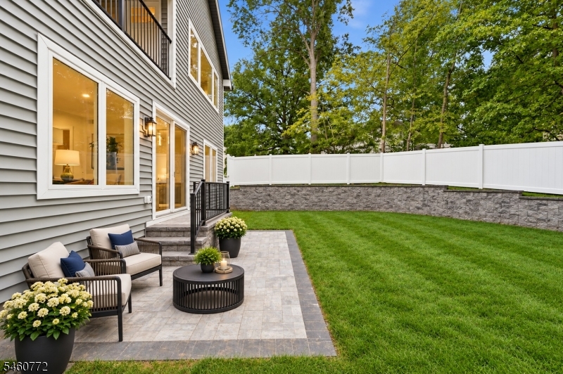 8 Roosevelt Terrace Livingston NJ 07039