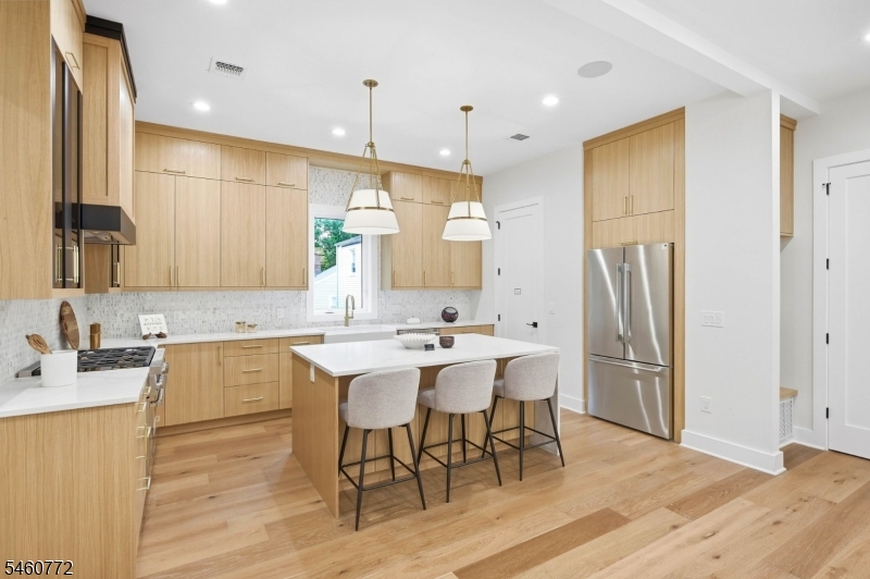 8 Roosevelt Terrace Livingston NJ 07039