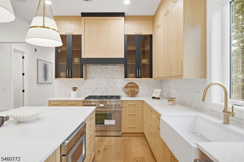 8 Roosevelt Terrace Livingston NJ 07039