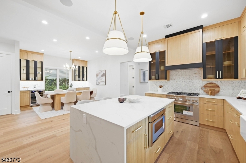 8 Roosevelt Terrace Livingston NJ 07039