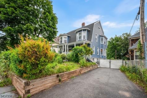 328 Springdale Avenue East Orange NJ 07017