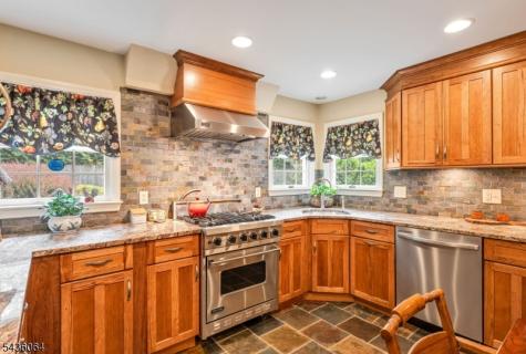 37 Van Dyke Drive Hohokus NJ 07423