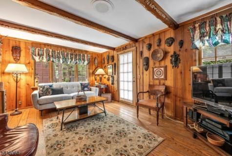 37 Van Dyke Drive Hohokus NJ 07423