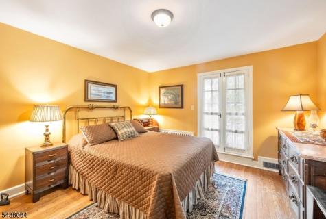 37 Van Dyke Drive Hohokus NJ 07423