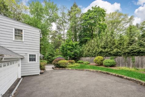 37 Van Dyke Drive Hohokus NJ 07423