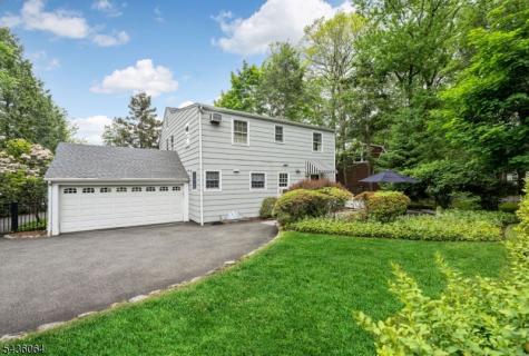 37 Van Dyke Drive Hohokus NJ 07423