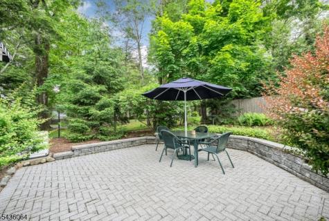 37 Van Dyke Drive Hohokus NJ 07423