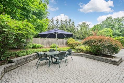 37 Van Dyke Drive Hohokus NJ 07423