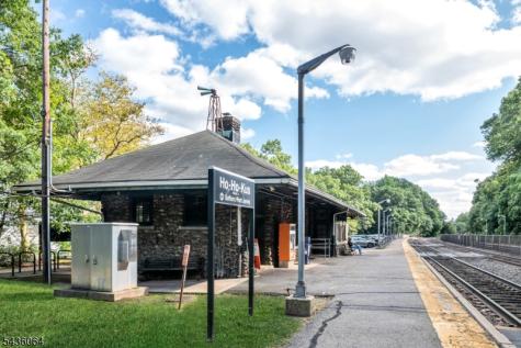 37 Van Dyke Drive Hohokus NJ 07423