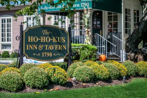 37 Van Dyke Drive Hohokus NJ 07423