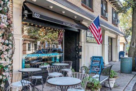 37 Van Dyke Drive Hohokus NJ 07423