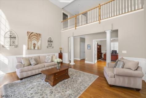 4 Steinbeck Court Alexandria NJ 08848
