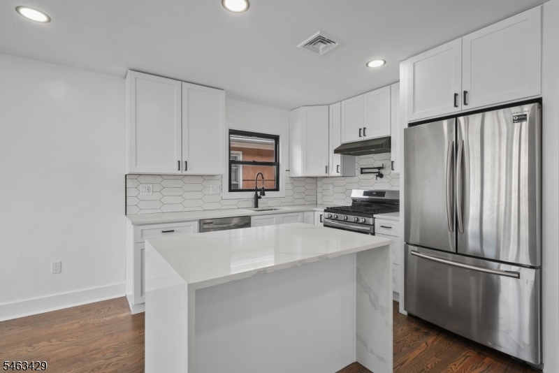 4314 Cottage Avenue North Bergen NJ 07047
