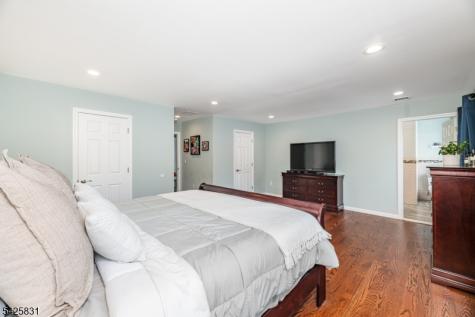 153 Howard Avenue Rochelle Park NJ 07662