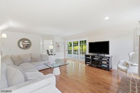 6 Fawn Ridge Road Clinton NJ 08833