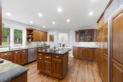 6 Fawn Ridge Road Clinton NJ 08833