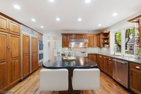6 Fawn Ridge Road Clinton NJ 08833