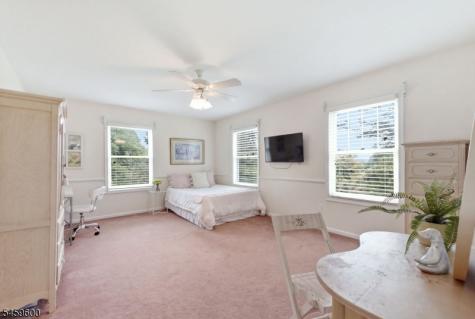 6 Fawn Ridge Road Clinton NJ 08833