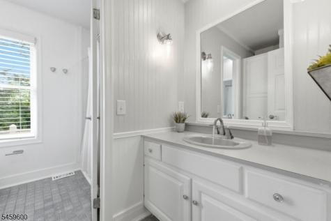 6 Fawn Ridge Road Clinton NJ 08833