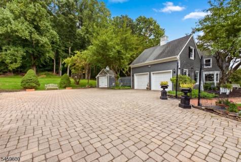 6 Fawn Ridge Road Clinton NJ 08833