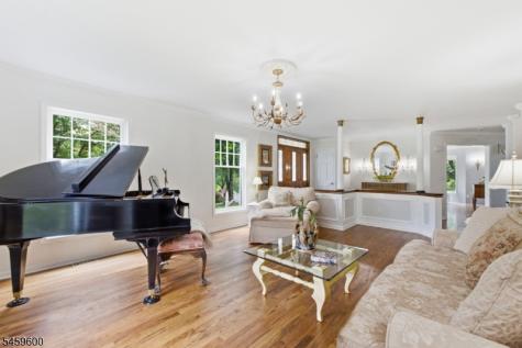 6 Fawn Ridge Road Clinton NJ 08833