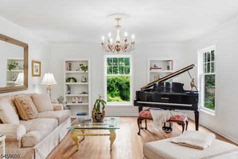 6 Fawn Ridge Road Clinton NJ 08833