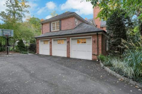 27 Hillside Avenue Millburn NJ 07078