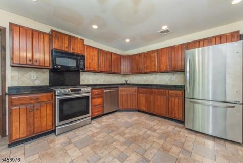251 Big Piece Road Fairfield NJ 07004