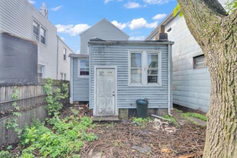 88 Komorn Street Newark NJ 07105