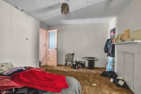 88 Komorn Street Newark NJ 07105