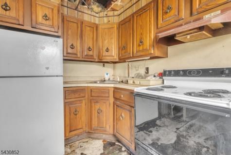 88 Komorn Street Newark NJ 07105