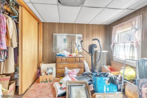 88 Komorn Street Newark NJ 07105