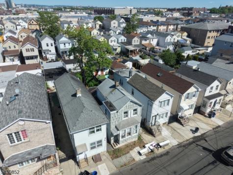 88 Komorn Street Newark NJ 07105