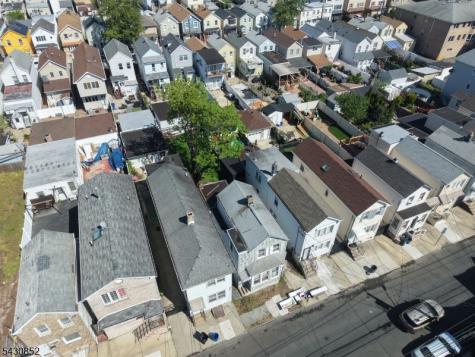 88 Komorn Street Newark NJ 07105