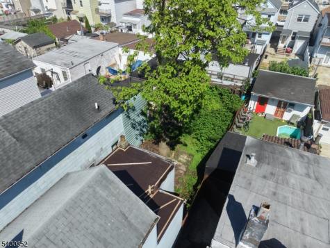 88 Komorn Street Newark NJ 07105