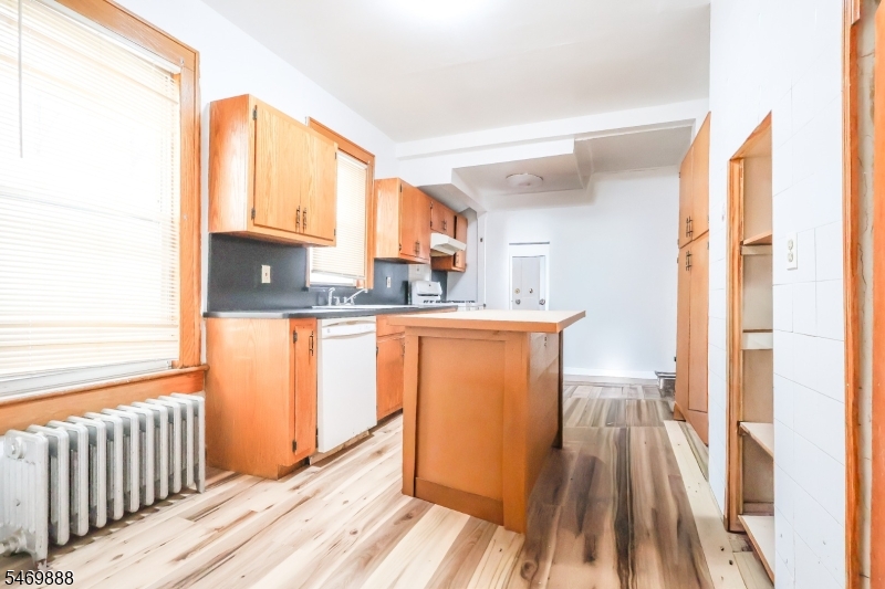 741 Highland Avenue Newark NJ 07104