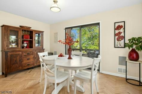 25 Ravenswood Lane Scotch Plains NJ 07076