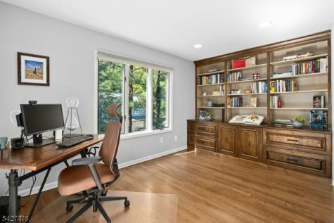 25 Ravenswood Lane Scotch Plains NJ 07076